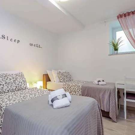 Apartment In 36023 *
