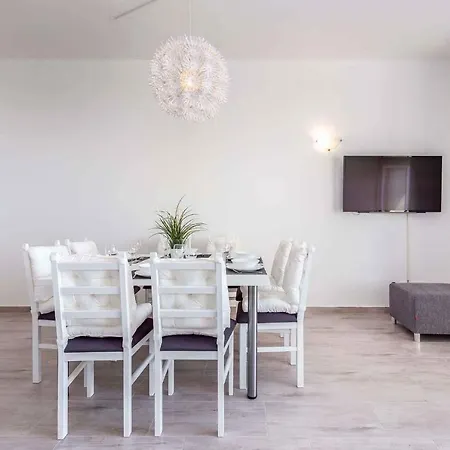 In 36023 Apartment *