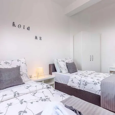 Apartment In 36023 *