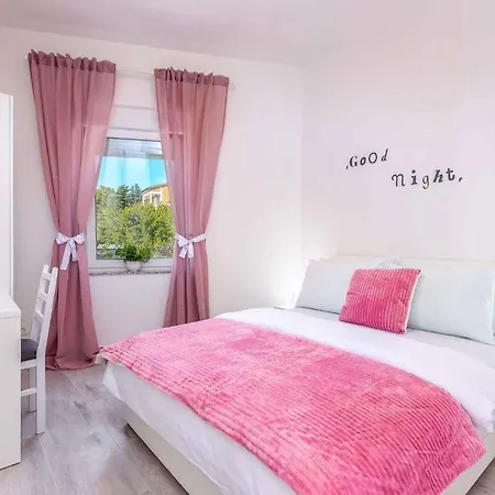 Apartment In 36023 Dramalj