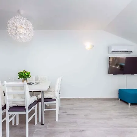 Apartment In 36023
