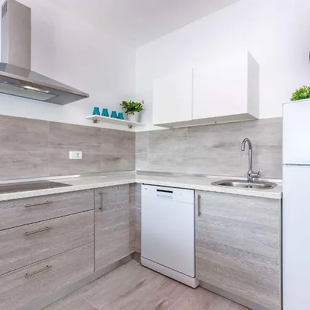 Apartment In 36023 *