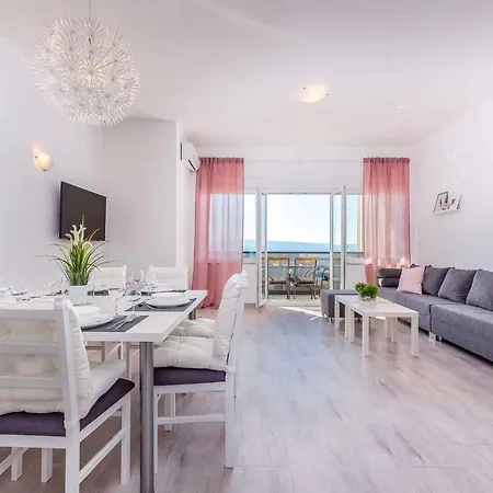 In 36023 Apartment *