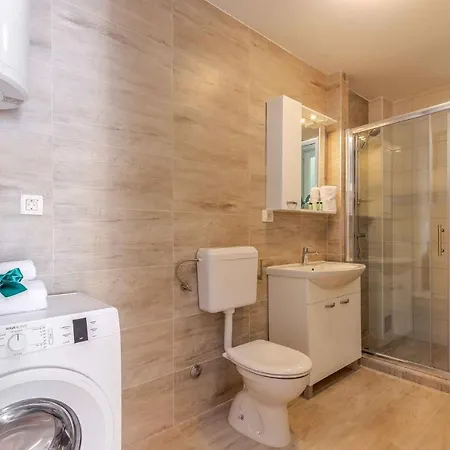 In 36023 Apartment *