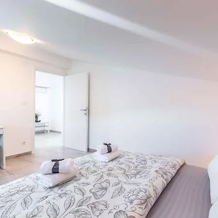 Apartment In 36023