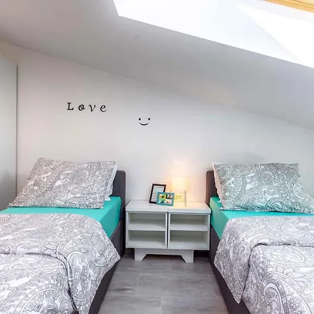 Apartment In 36023 *